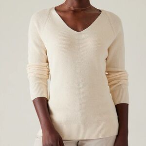 Athleta Hanover Refined V-Neck Sweater Medium Merino Wool Magnolia White Cream